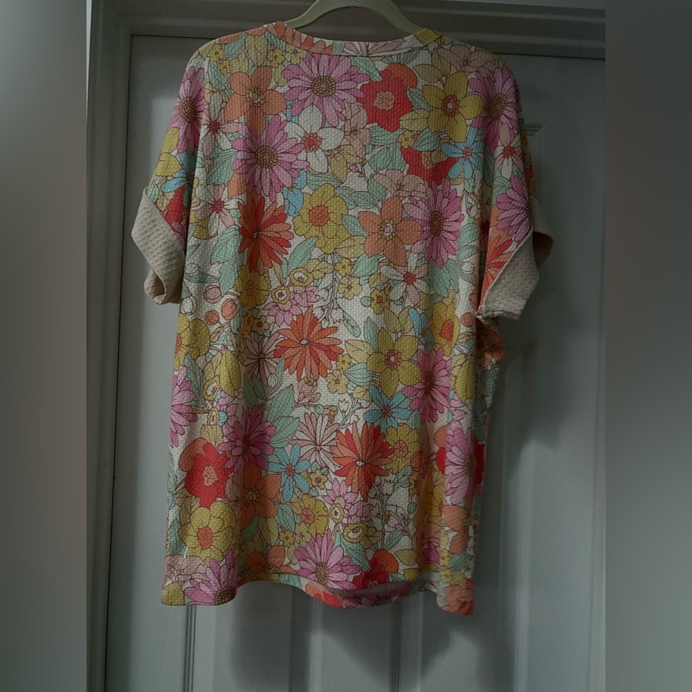 BiBi Floral Multicolor Top - Picture 5 of 9